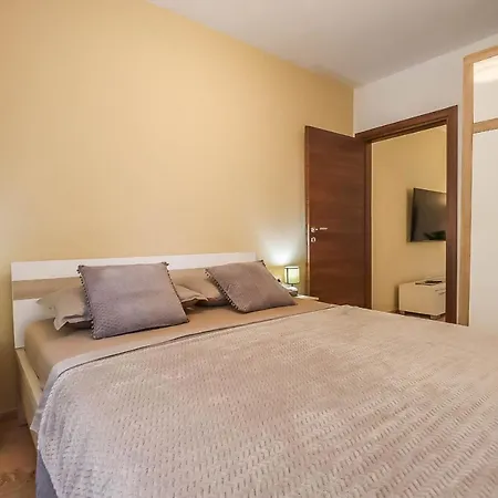 Апартаменты Apartments Primo - Pula