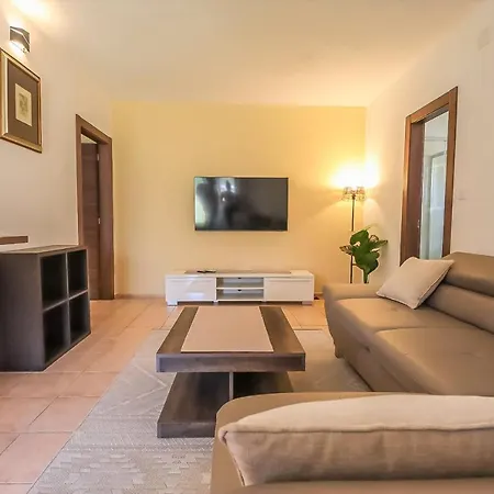Apartment Apartments Primo - Pula *
